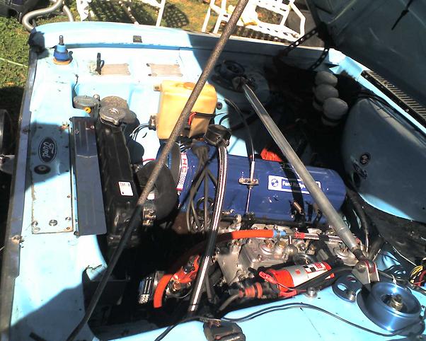 under bonnet 08 sept.JPG