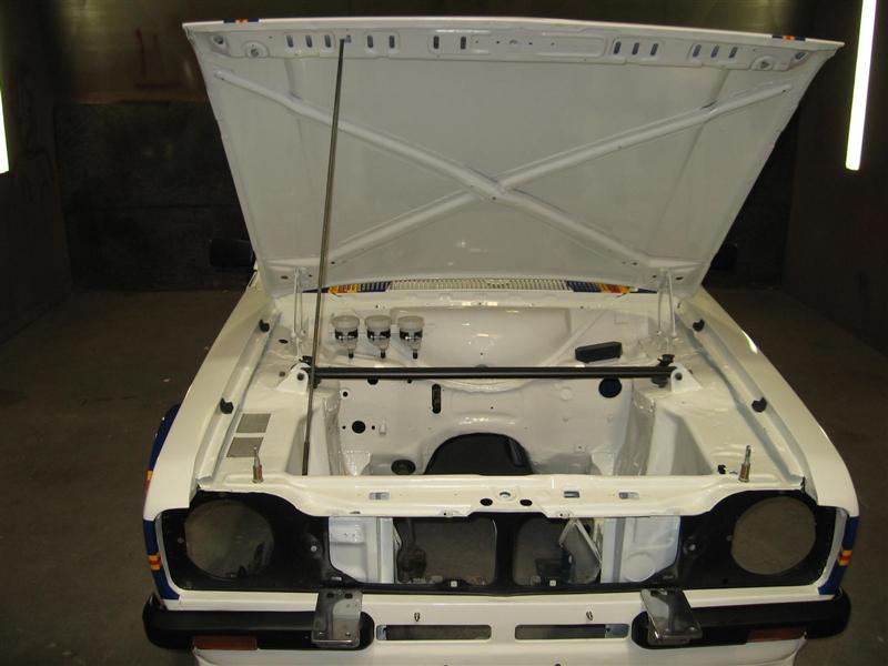 4 Engine bay (Medium).JPG