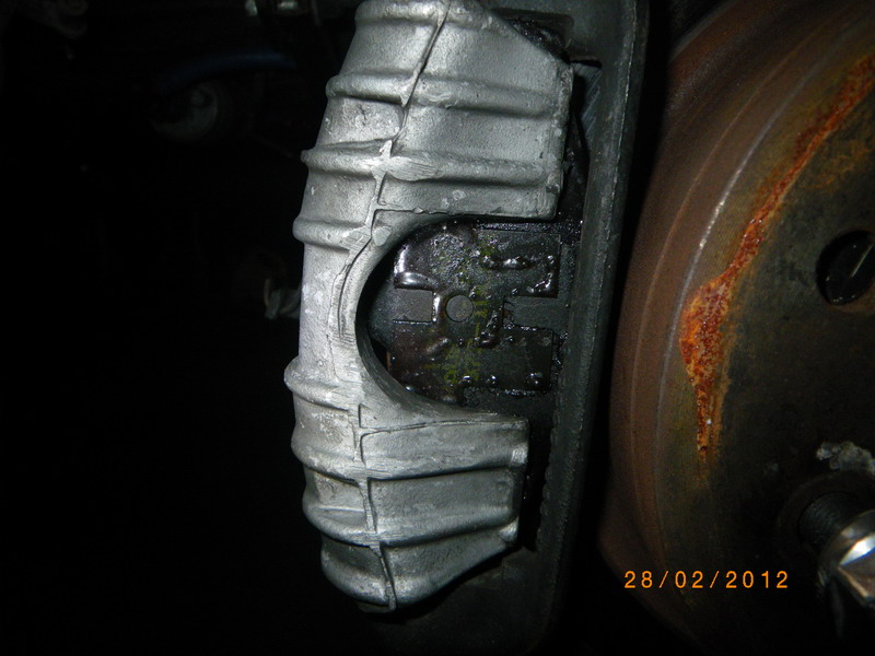 120228 Orange Escort rear brake pads search (4).JPG